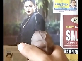 Gay masturbation with an Asian actor ends up in a facial for Shruti Hassan.