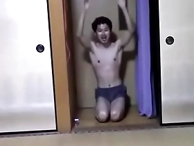 University students from Chuou University have fun with gay Japanese boy Sutehage.