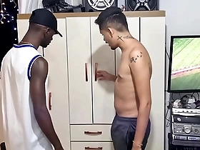 A big dick amateur meets an interracial hitchhiker and gives her a ride she will never forget.