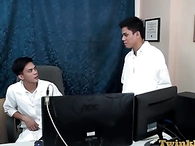 Gay office workers have raw sex in uniform