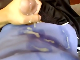 Gay Vietnamese man masturbates on webcam in Ho Chi Minh City